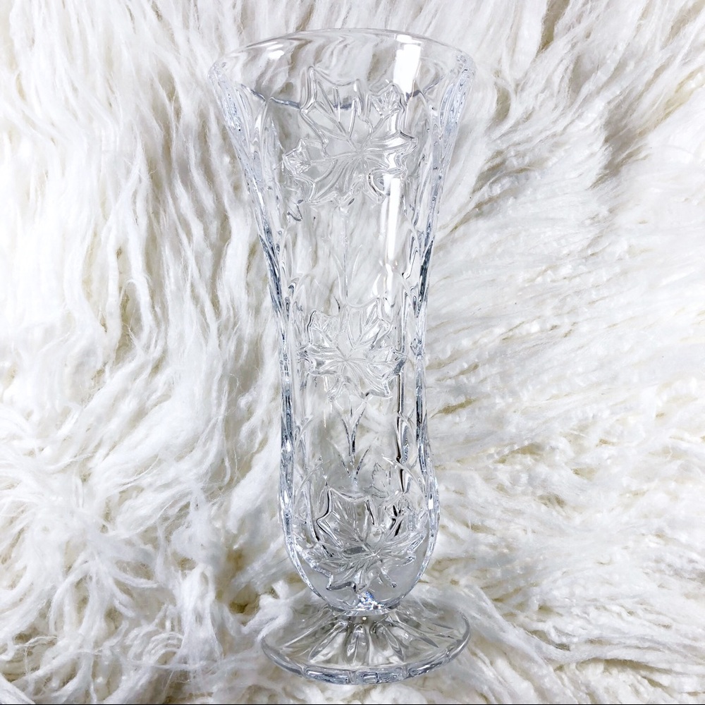 Excellent Condition Crystal Leaf Vase